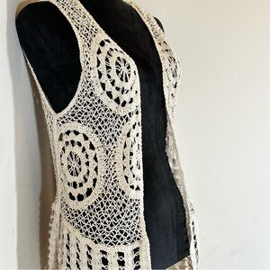 Cato Cream Crochet Lace Topper